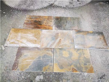 Sab nraum zoov Rusty Slate Paving